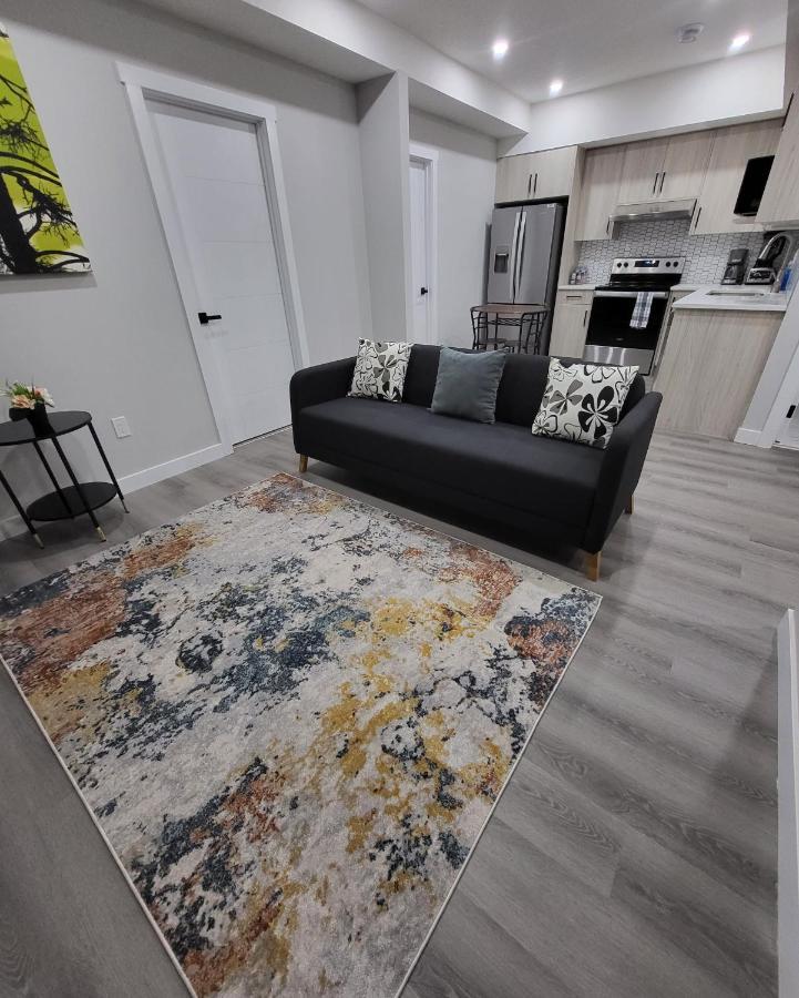 Luxury Suite In Calgary Nw 외부 사진
