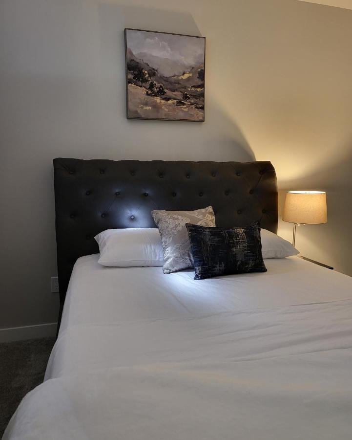 Luxury Suite In Calgary Nw 외부 사진