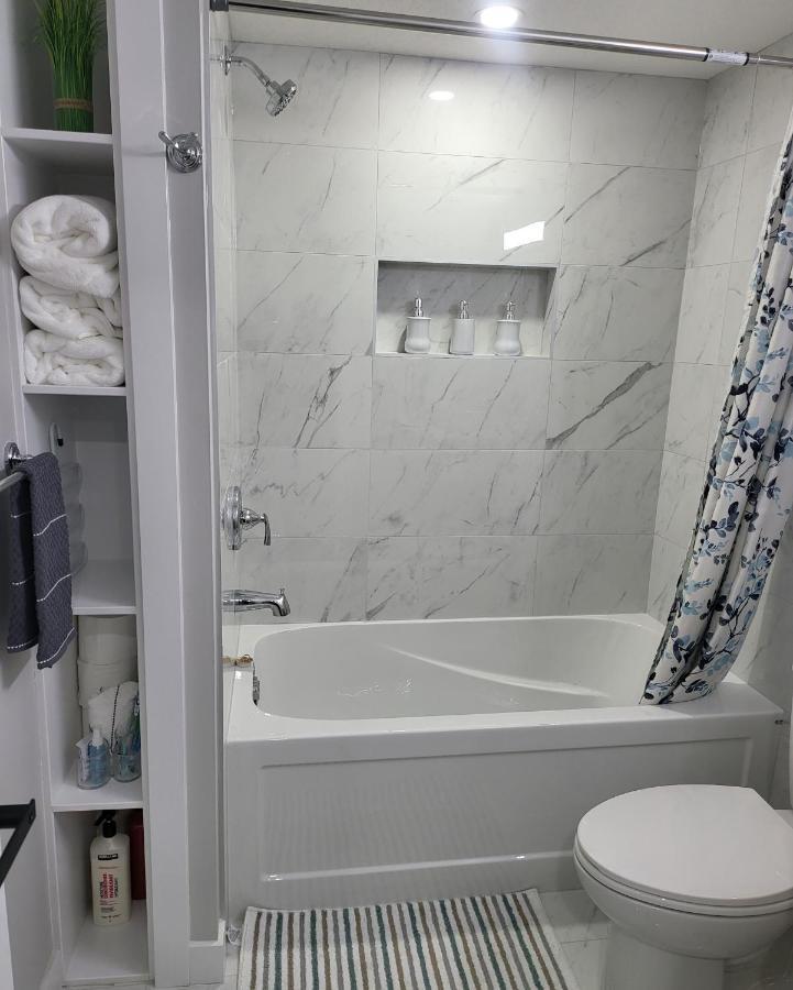 Luxury Suite In Calgary Nw 외부 사진