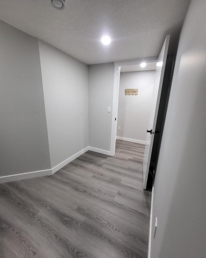 Luxury Suite In Calgary Nw 외부 사진