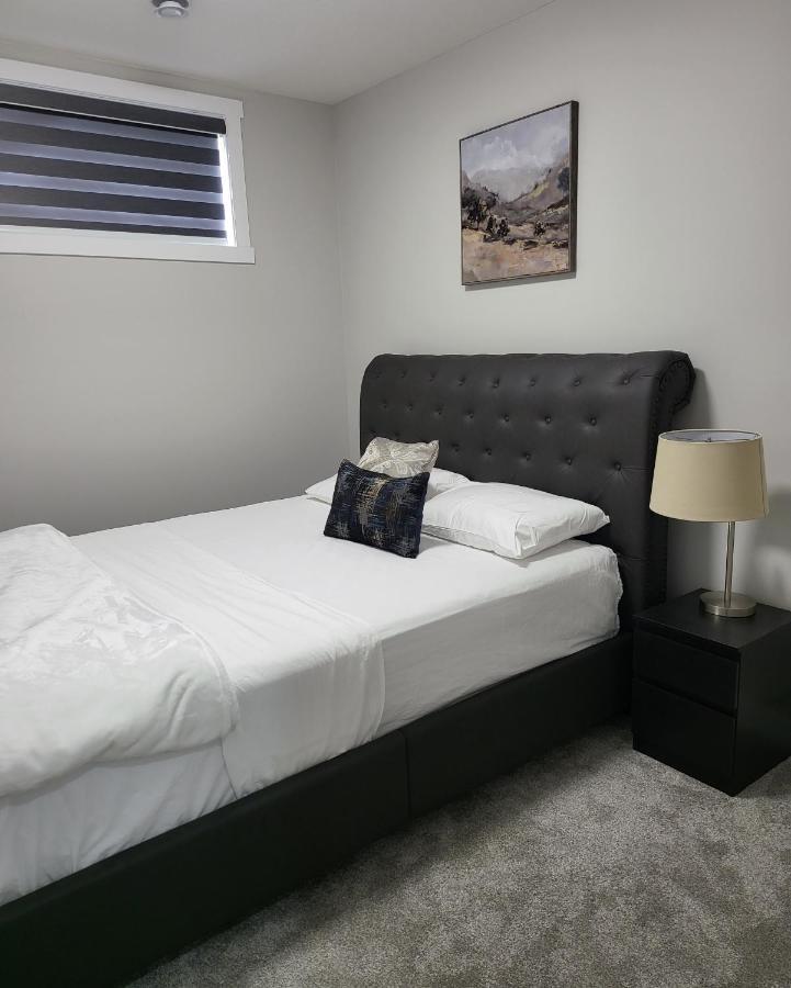 Luxury Suite In Calgary Nw 외부 사진