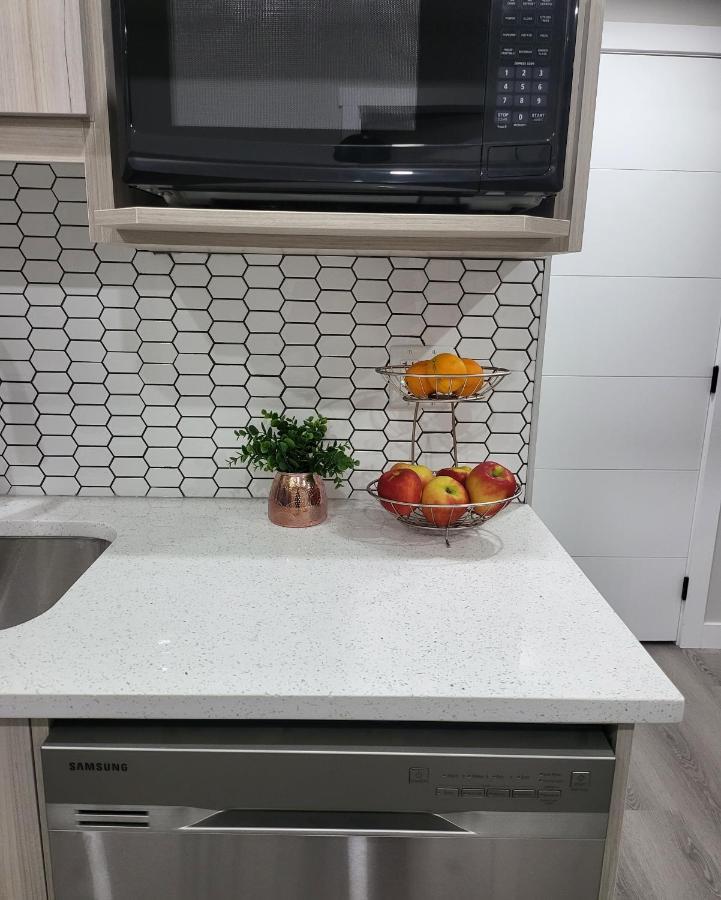 Luxury Suite In Calgary Nw 외부 사진
