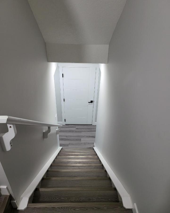 Luxury Suite In Calgary Nw 외부 사진